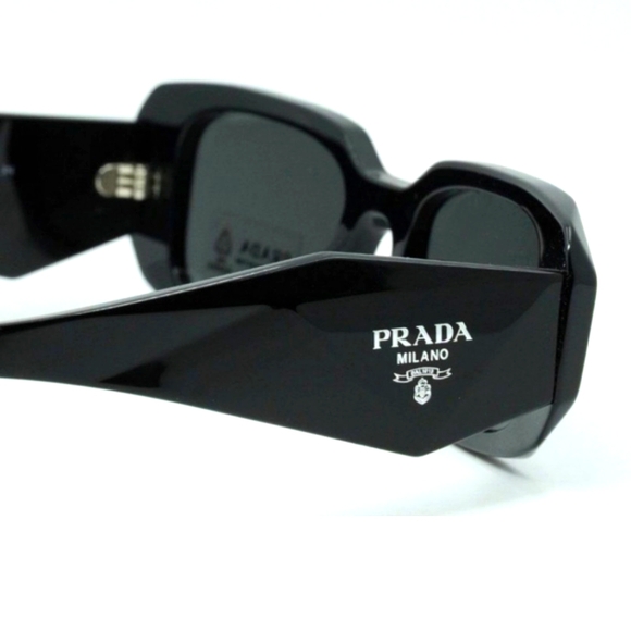 Prada Sunglasses with Case & Accessories - Picture 5 of 9